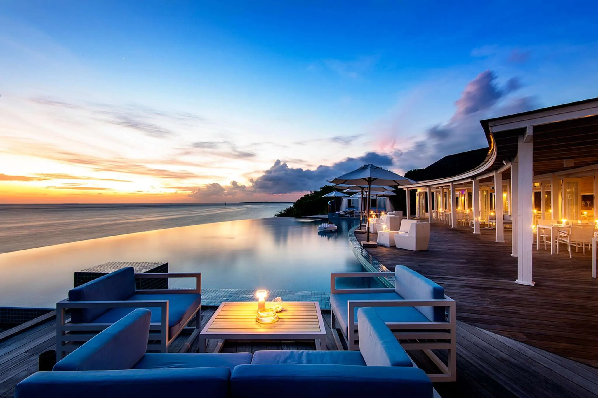 Hideaway-Sunrise-Pool-Café