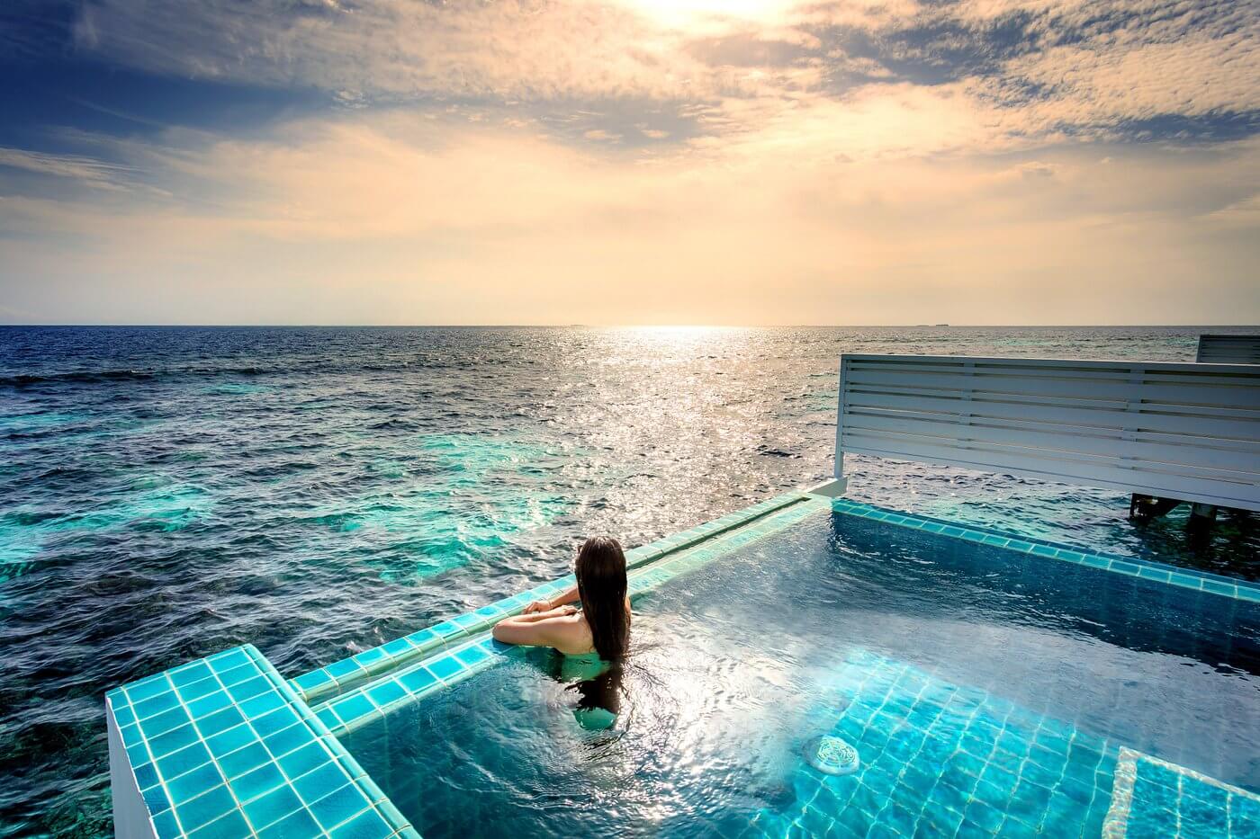 machchafushi club sunset overwater villa戶外泳池