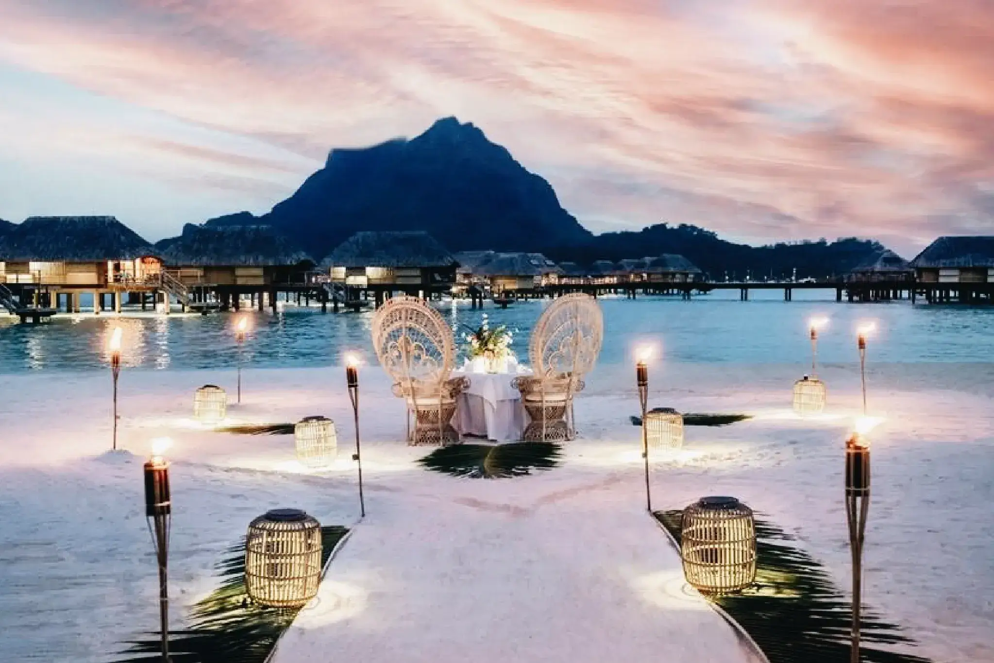 Bora-Bora Pearl Beach Resort & Spa浪漫沙灘用餐