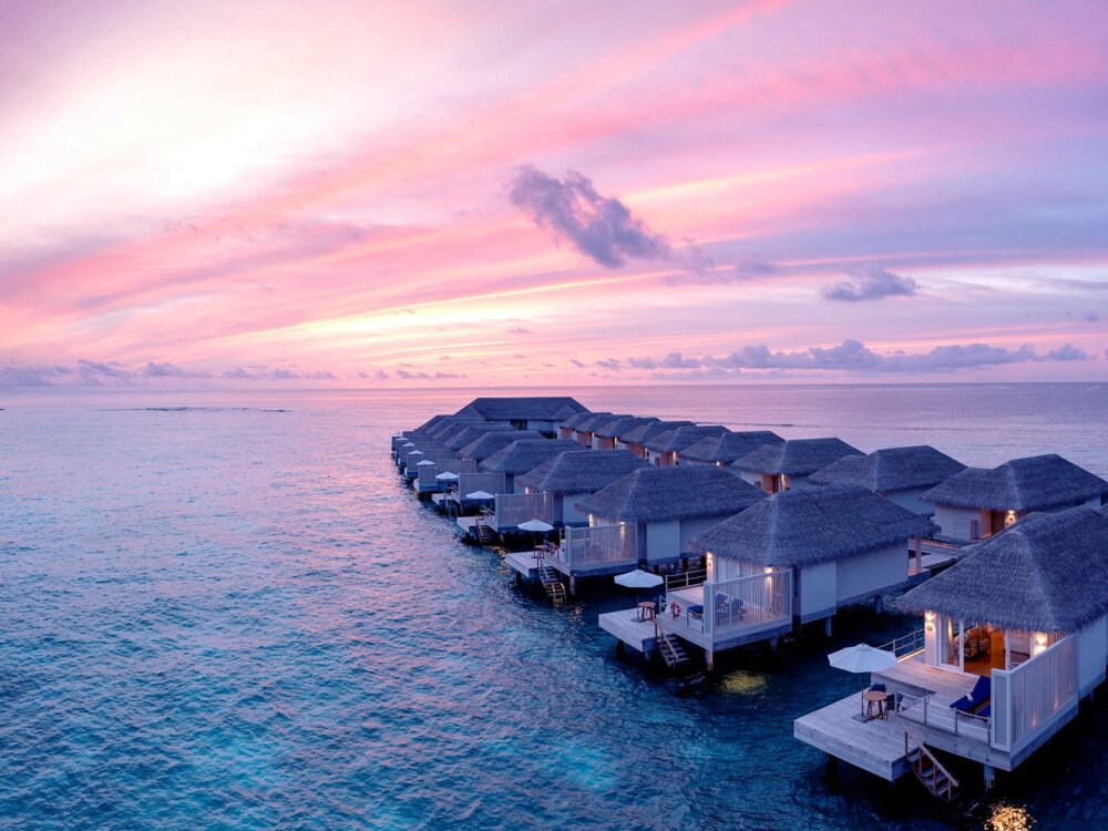 <span class="small">Baglioni Maldives</span><br>馬爾地夫巴廖尼度假村