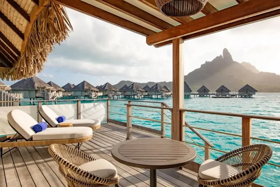 BB+Westin+Overwater+Bungalow+Otemanu+View+01